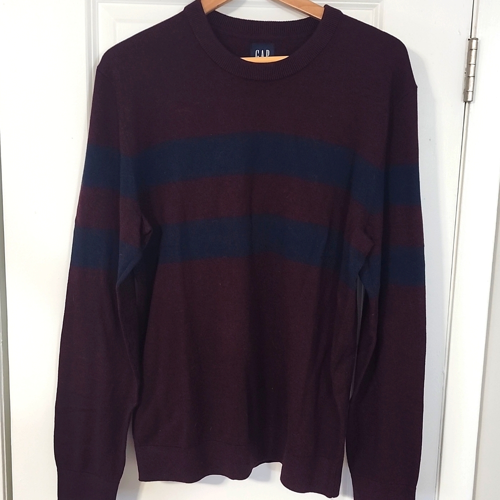 NWT! GAP Maroon and Navy Men's Light Sweater
